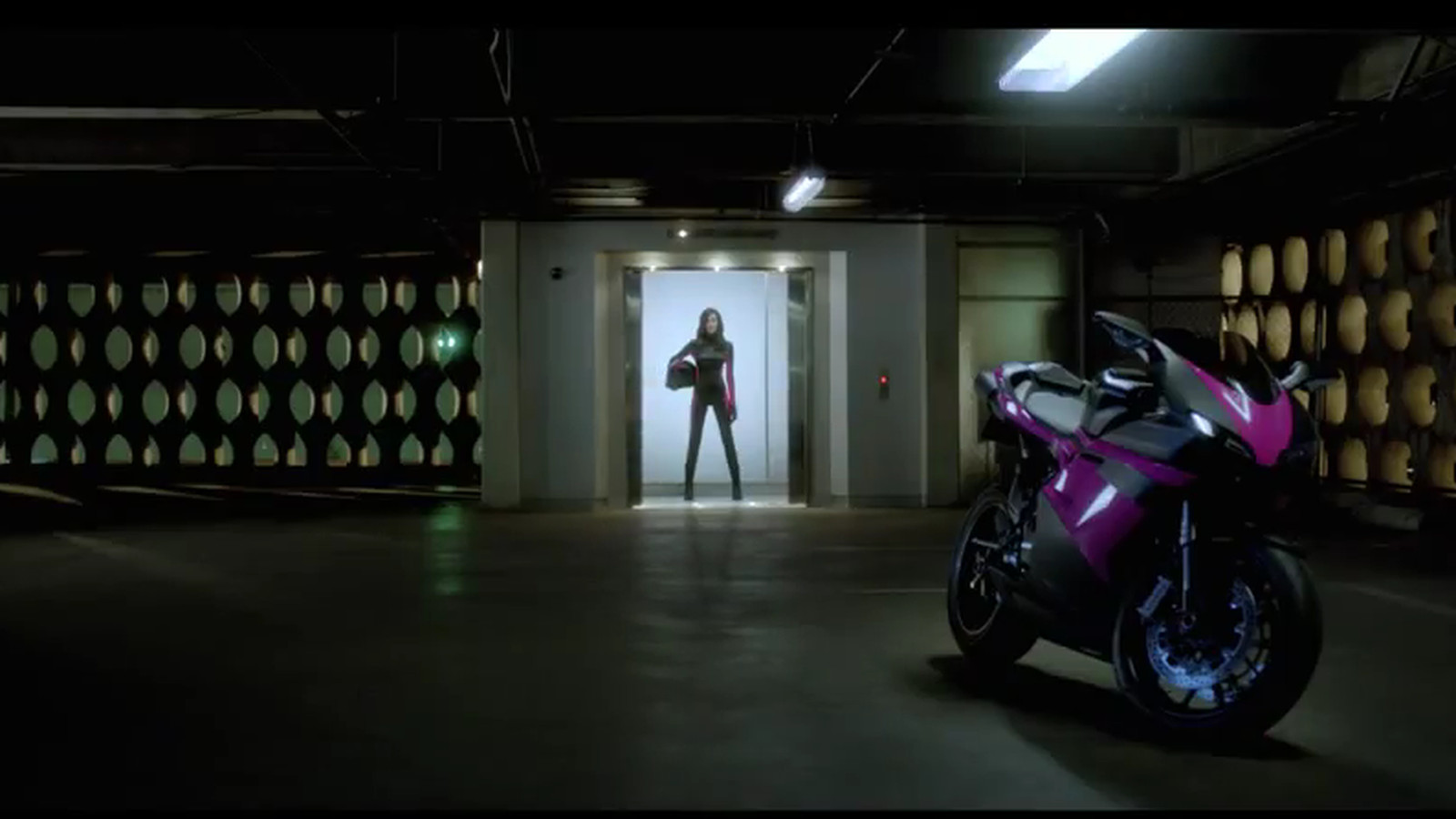 Read More About The Article Pink Frocks And A Ducati 848 – T-Mobile Alter Ego Commercial